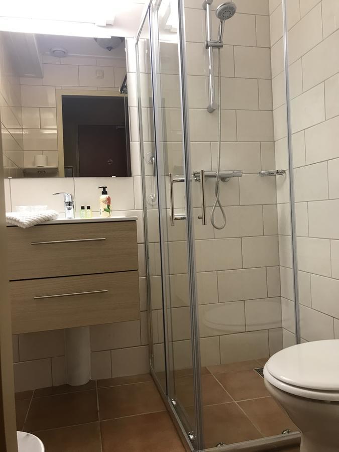 City Hotel Мепел Екстериор снимка