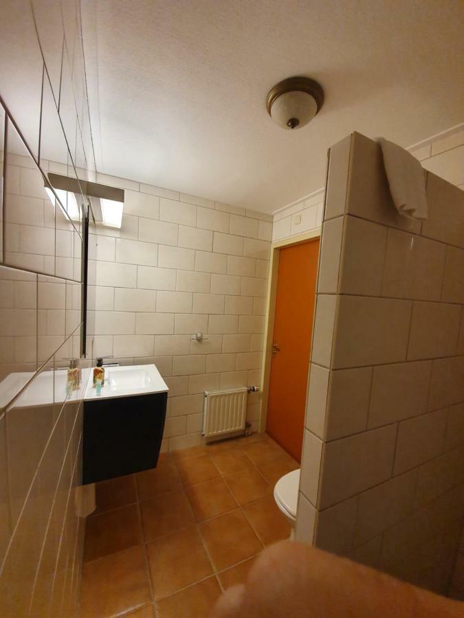 City Hotel Мепел Екстериор снимка