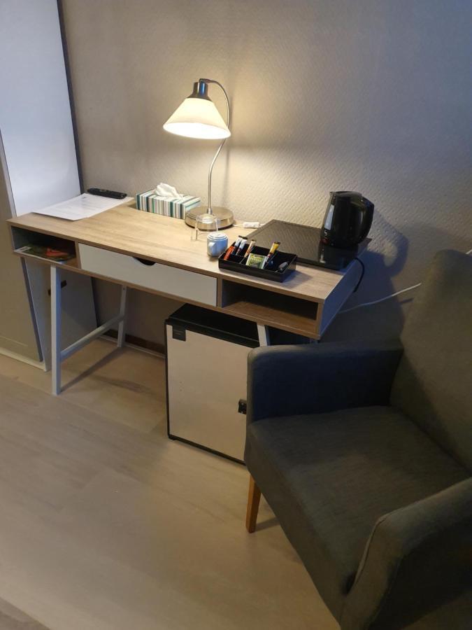 City Hotel Мепел Екстериор снимка