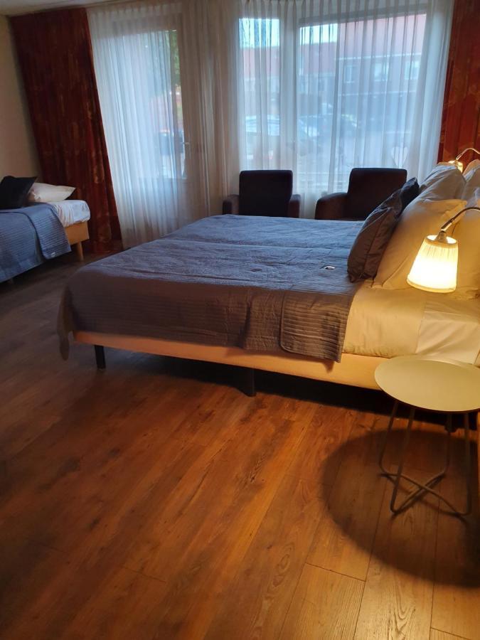City Hotel Мепел Екстериор снимка