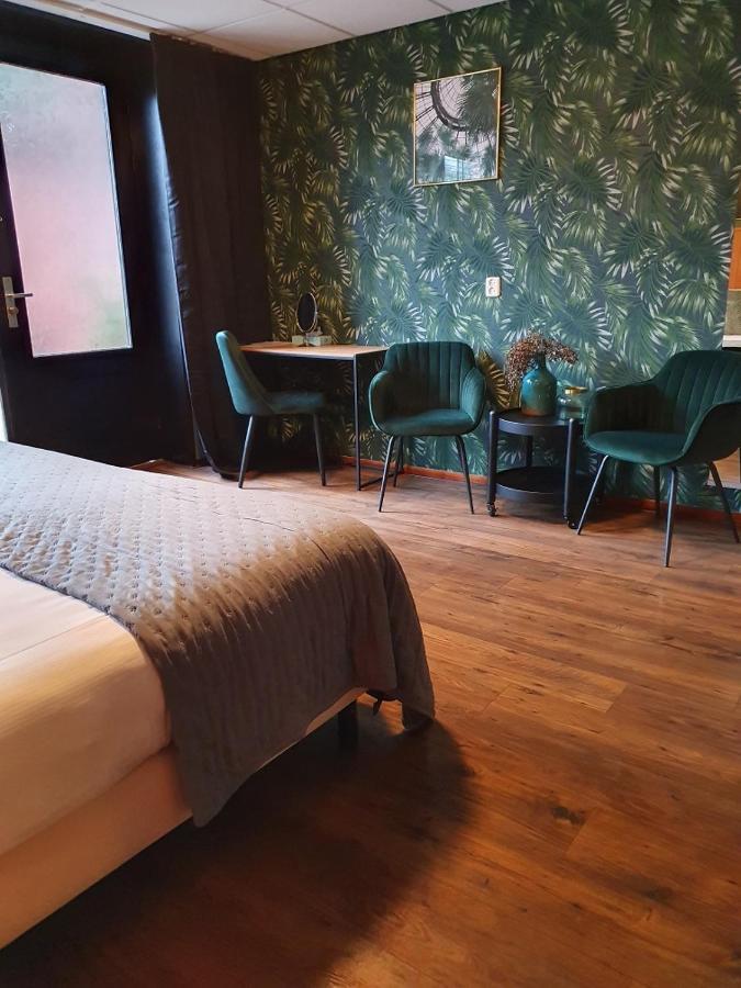 City Hotel Мепел Екстериор снимка