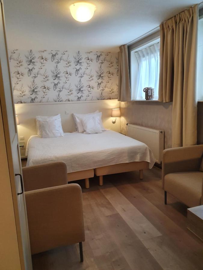 City Hotel Мепел Екстериор снимка