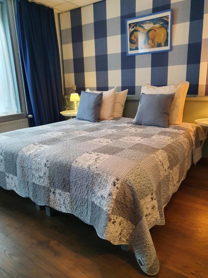 City Hotel Мепел Екстериор снимка