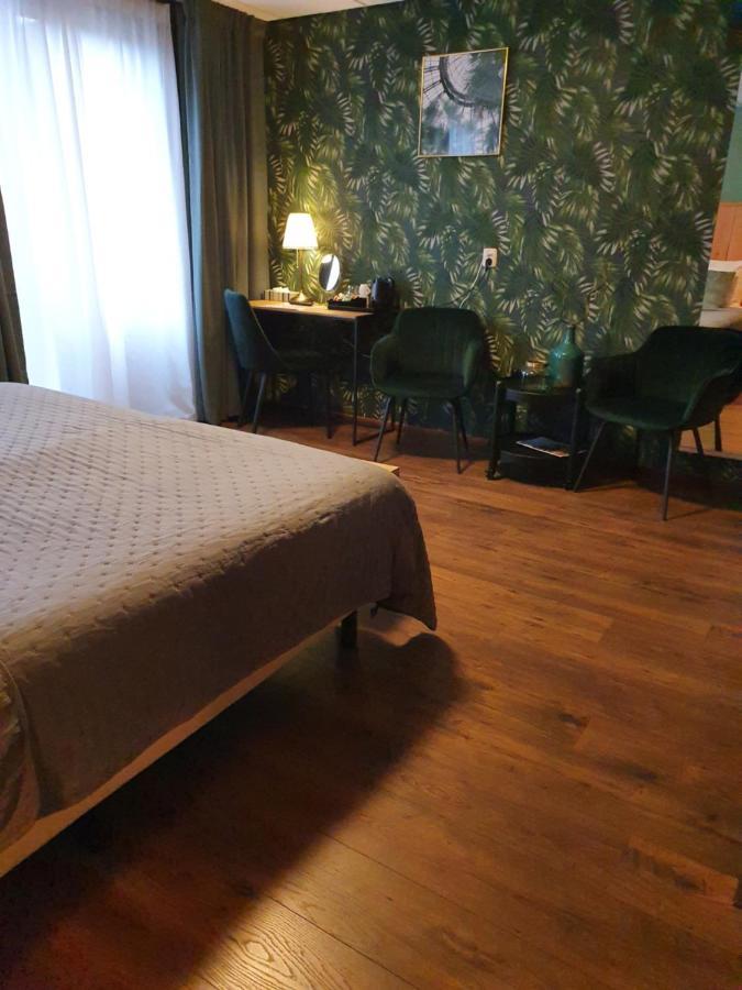City Hotel Мепел Екстериор снимка