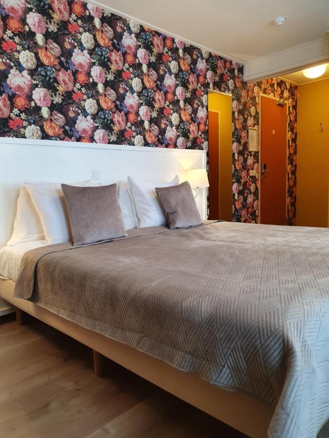 City Hotel Мепел Екстериор снимка