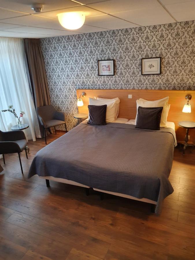City Hotel Мепел Екстериор снимка