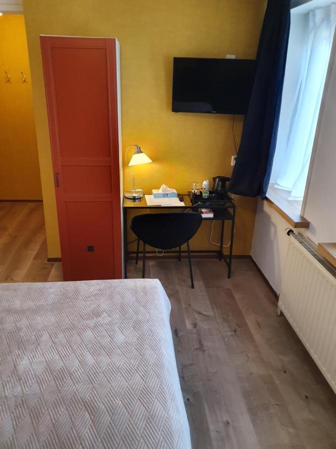 City Hotel Мепел Екстериор снимка